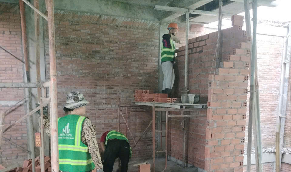 Hình ảnh thi công phần thô công trình nhà phố Mr. Khánh được thực hiện bởi đội ngũ công nhân H77CONS - Ảnh 9