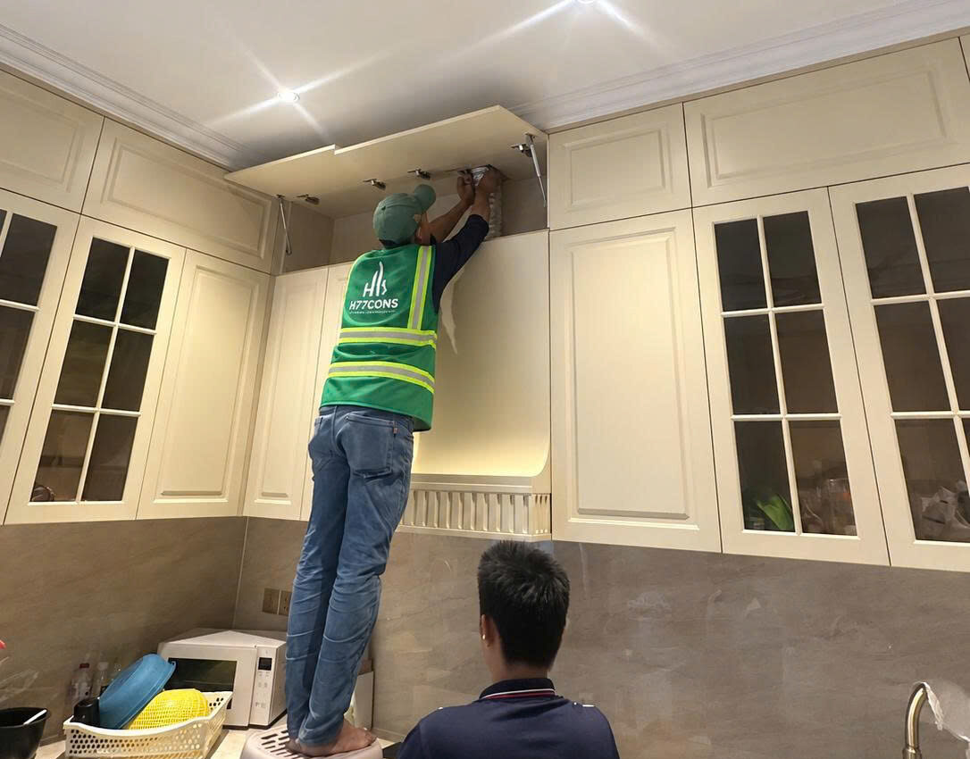 Hình ảnh công nhân H77CONS thi công nội thất công trình Nhà phố Dr. Nguyên - Hình 2